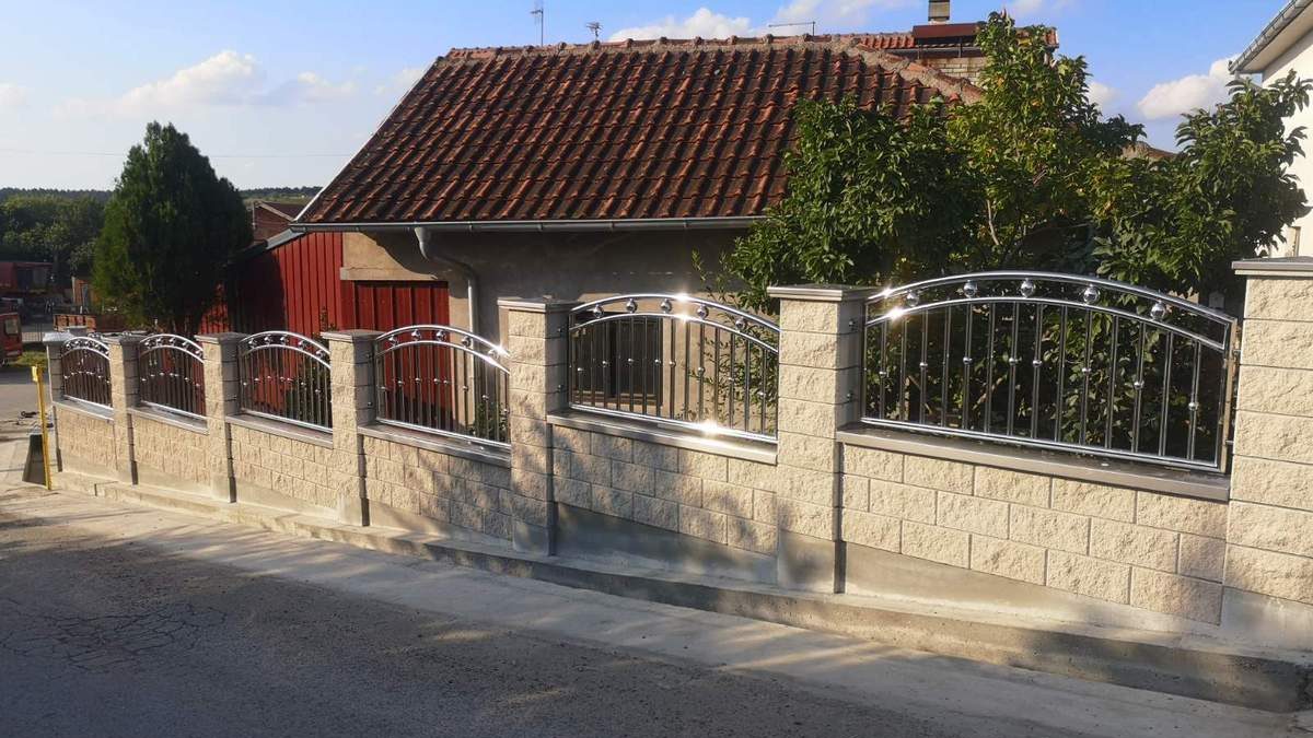 Prohromske ograde i kapije
