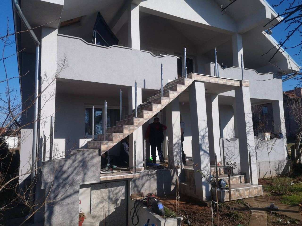 Prohromski gelenderi Objekat pre montaže prohromskih gelendera